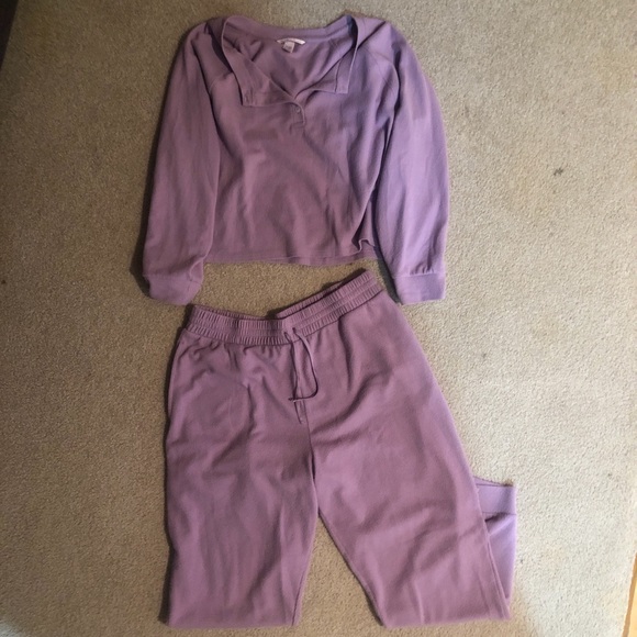 Victoria's Secret Lavender Lounge Set with pockets - Picture 3 of 9